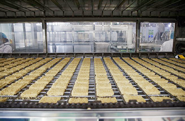 Linie de producție de tăiței instant prăjiți
